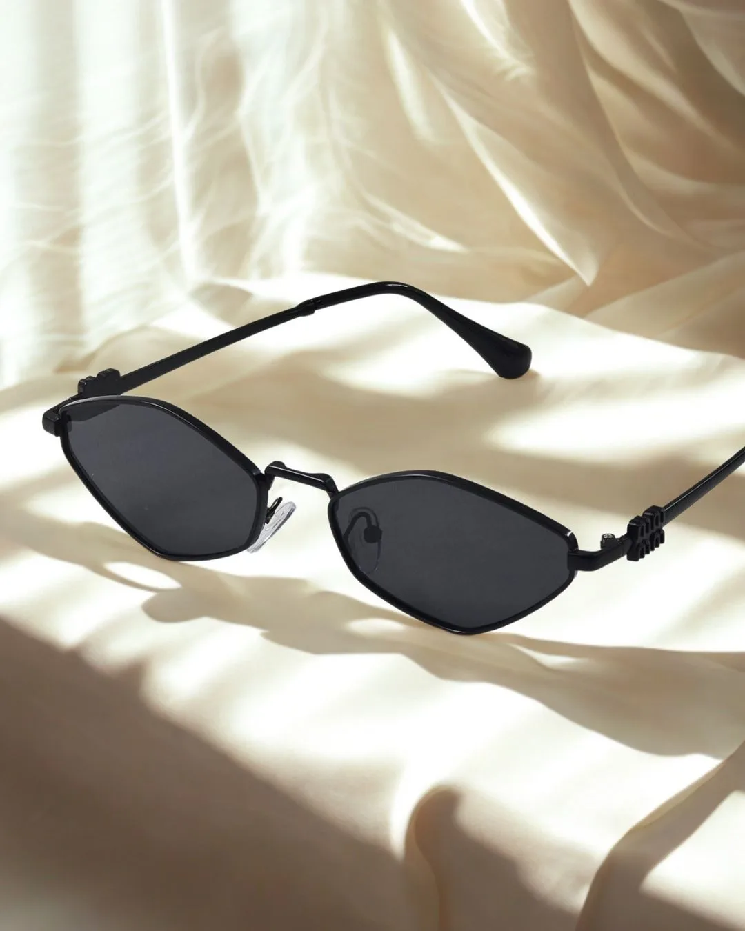 Blurkart Premium Oval Metal Sunglasses – UV400 Protection view 2